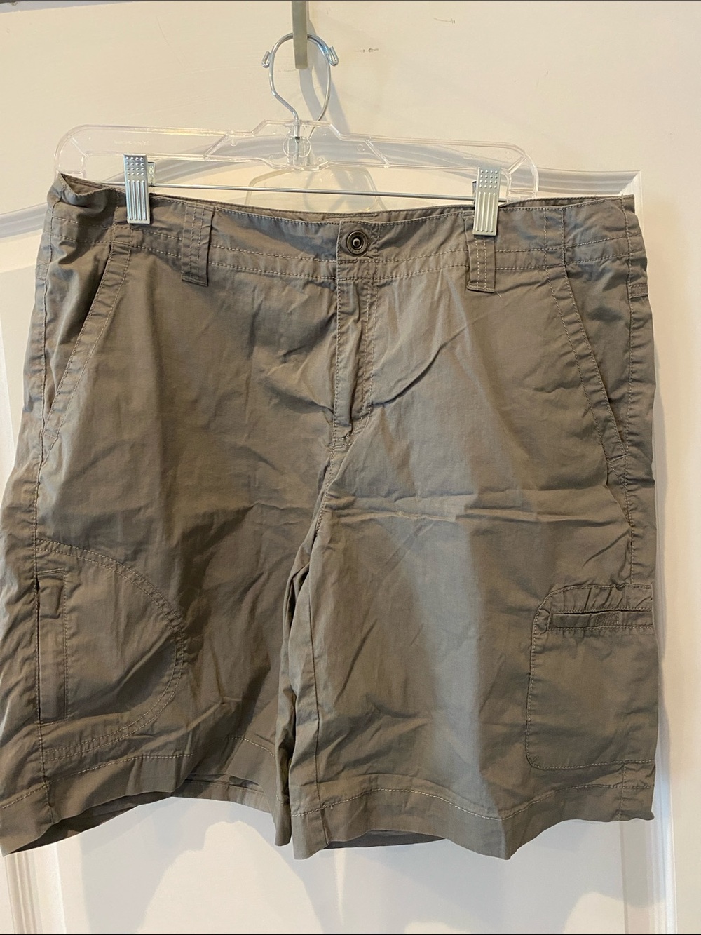 Eddie Bauer Men's Gray Cargo Shorts